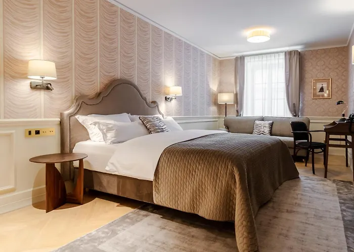 Unicus Palace Old Town - Destigo Hotel