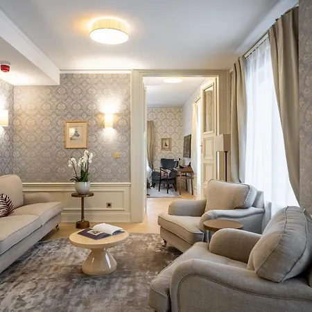 Unicus Palace Old Town - Destigo