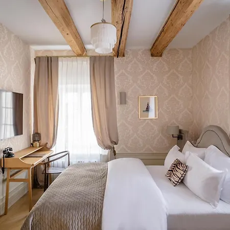 Unicus Palace Old Town - Destigo ホテル 5*