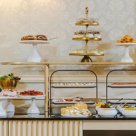 Unicus Palace Old Town - Destigo Отель