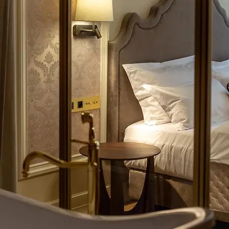 Unicus Palace Old Town - Destigo Отель