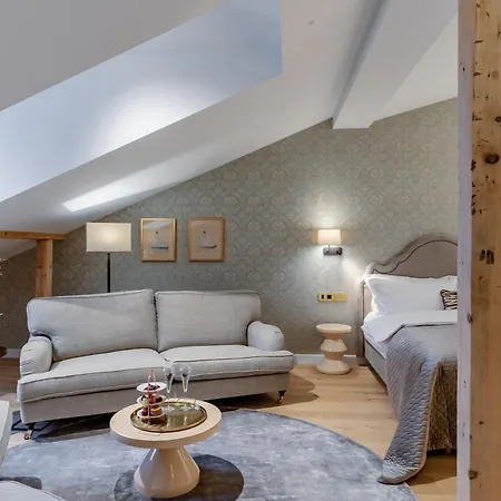 Hotel Unicus Palace Old Town - Destigo