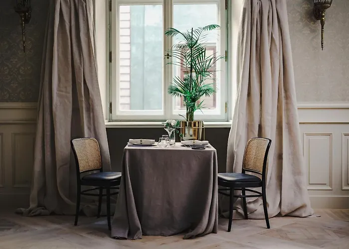 Unicus Palace Old Town - Destigo Hotel