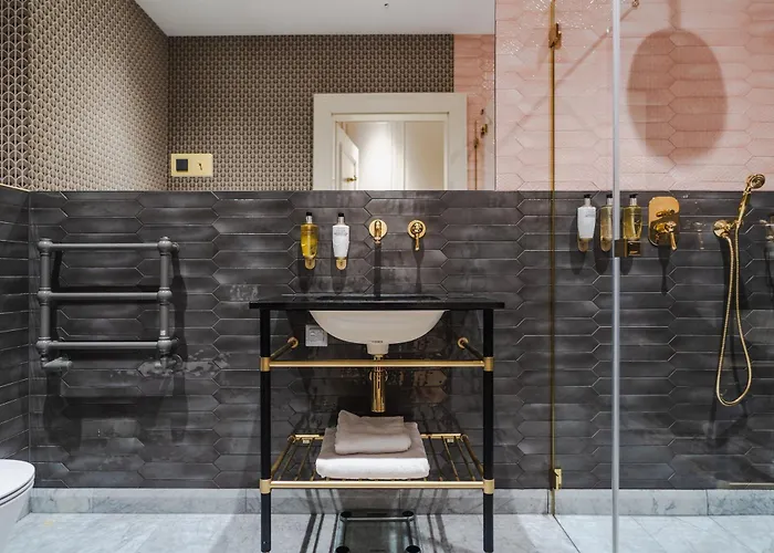 Hotell Unicus Palace Old Town - Destigo