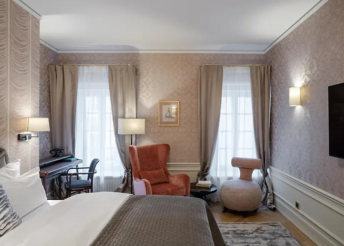 Unicus Palace Old Town - Destigo