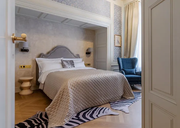 Unicus Palace Old Town - Destigo Hotell