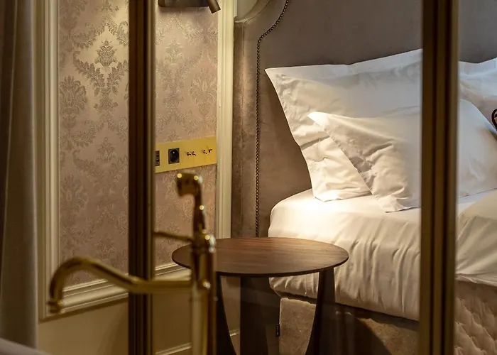 Unicus Palace Old Town - Destigo Hotel