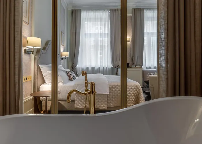 Unicus Palace Old Town - Destigo 5*