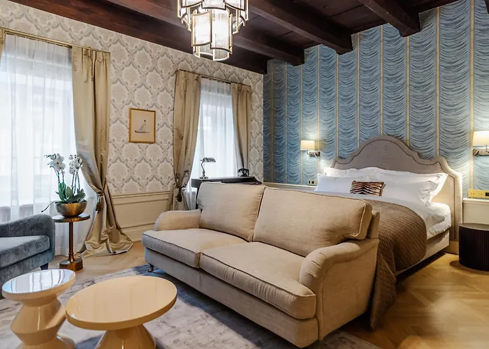 Unicus Palace Old Town - Destigo Hotel 5*