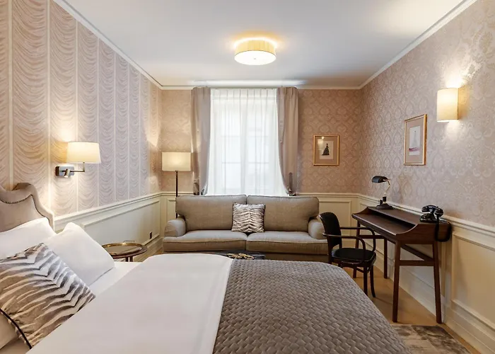 Hotel Unicus Palace Old Town - Destigo 5*