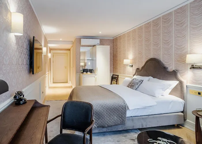 Unicus Palace Old Town - Destigo 5* Cracovia