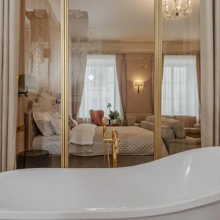 Szálloda Unicus Palace Old Town - Destigo 5*
