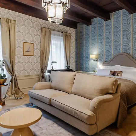 Unicus Palace Old Town - Destigo Szálloda 5*