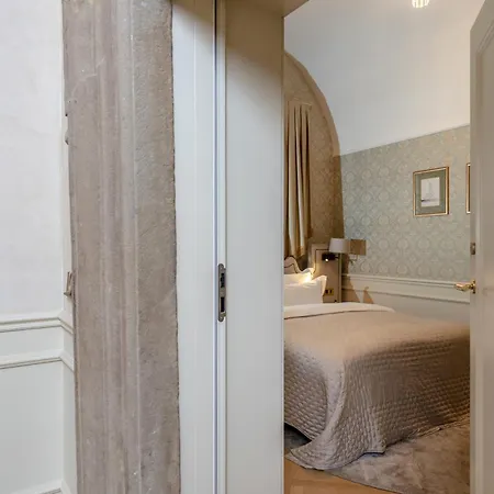 Unicus Palace Old Town - Destigo Szálloda 5*