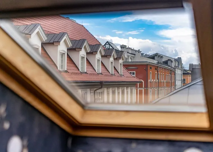 Unicus Palace Old Town - Destigo מלון